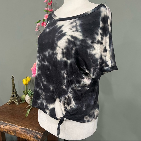 Caution To The Wind Side Tie Up Top - Picture 3 of 12